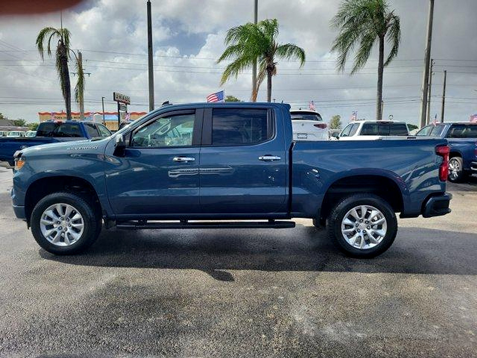 Used 2024 Chevrolet Silverado 1500 Custom RWD image 4
