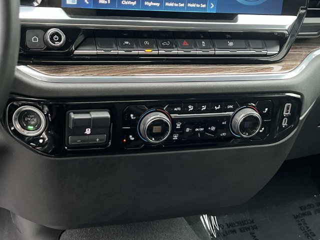 Used 2025 Chevrolet Silverado 1500 LT AWD/4WD image 31