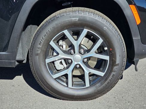 New 2025 Jeep Grand Cherokee Limited image 10