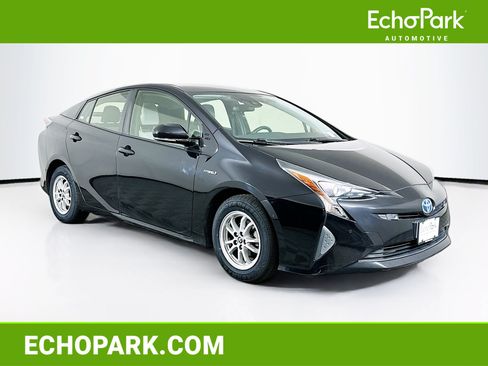 Used 2017 Toyota Prius Three FWD image 1
