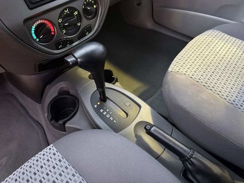 Used 2005 Ford Focus ZXW Wagon image 26