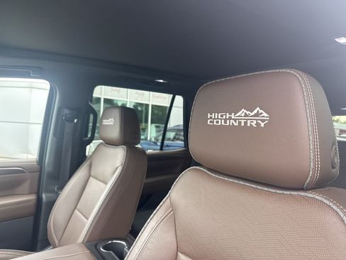 Used 2022 Chevrolet Tahoe High Country AWD/4WD image 15