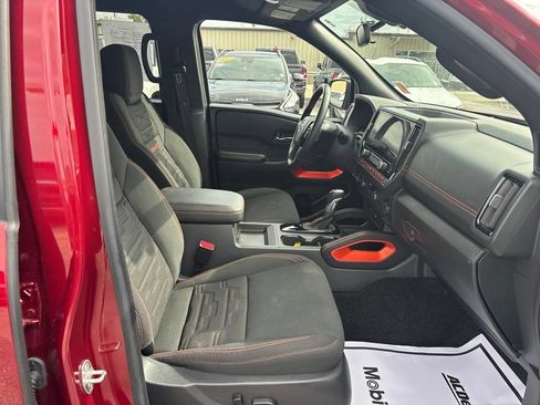 Used 2025 Nissan Frontier PRO-4X AWD/4WD image 43