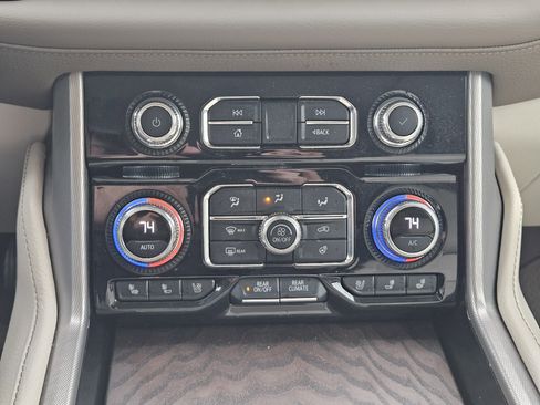 Used 2023 GMC Yukon XL Denali w/ Denali Reserve Package image 21