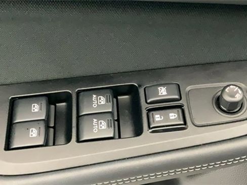 Used 2017 Subaru Outback 2.5i Premium image 18