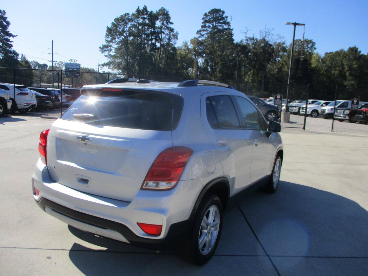 Used 2021 Chevrolet Trax LT FWD image 8