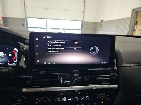New 2026 Nissan Pathfinder Platinum AWD/4WD image 16