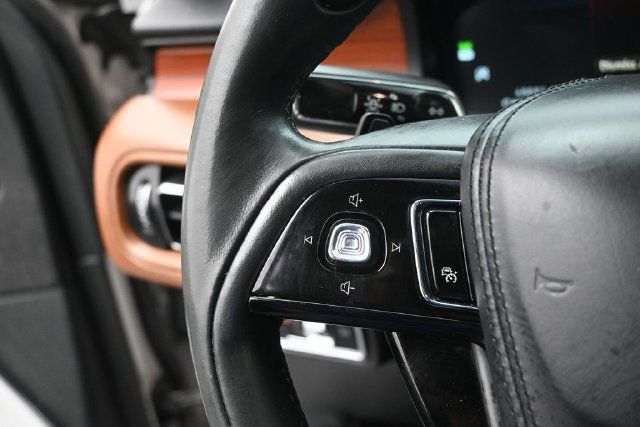 Used 2023 Lincoln Aviator Reserve w/ Equipment Group 201A RWD image 3