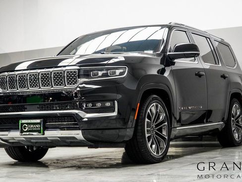 Used 2022 Jeep Grand Wagoneer Series III w/ Rear Seat Video Group 1 image 8