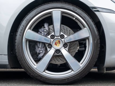 Certified 2023 Porsche 911 Carrera RWD image 15