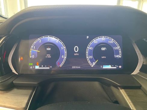 Used 2023 Jeep Grand Cherokee Limited w/ Luxury Tech Group II AWD/4WD image 10
