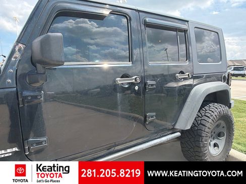 Used 2010 Jeep Wrangler Unlimited Rubicon w/ Trailer Tow Group AWD/4WD image 6