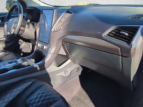 Used 2024 Ford Edge Titanium image 22
