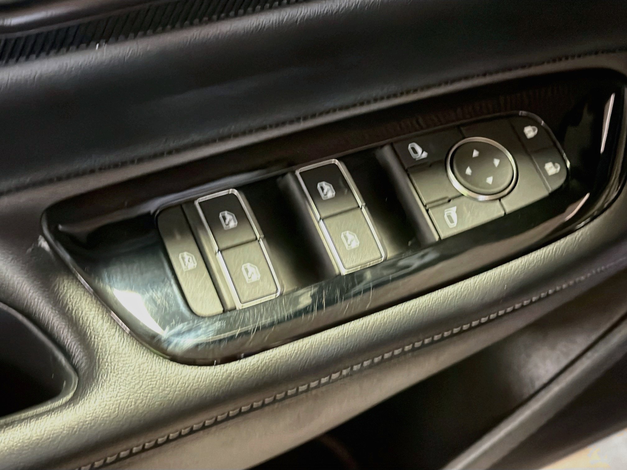 Used 2025 Nissan Murano SV AWD/4WD image 15