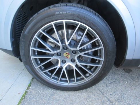 Used 2023 Porsche Cayenne image 72