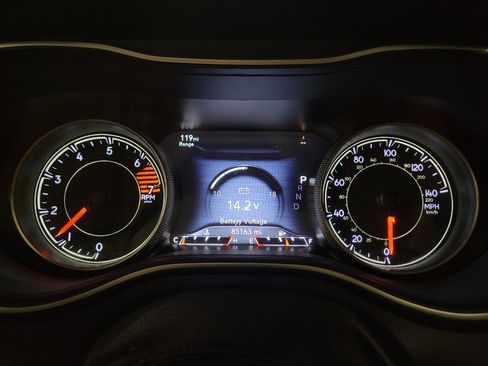 Used 2020 Jeep Cherokee Limited FWD image 23