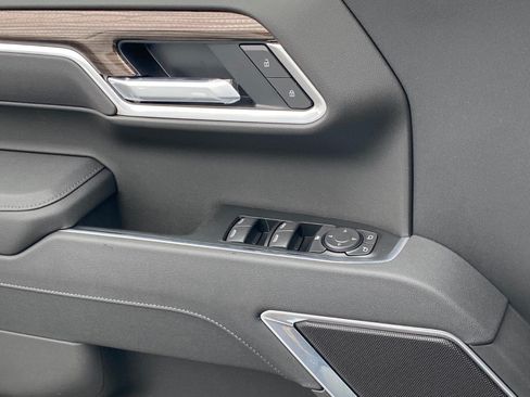 New 2026 Chevrolet Silverado 1500 RST w/ LPO, Dark Essentials Package AWD/4WD image 18