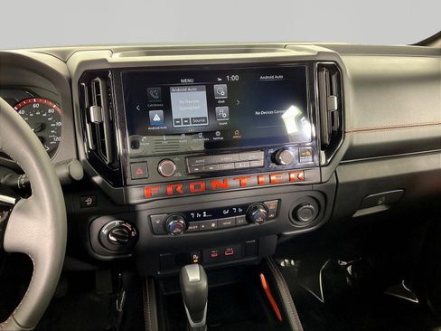 Used 2025 Nissan Frontier PRO-4X w/ Tow Package AWD/4WD image 10
