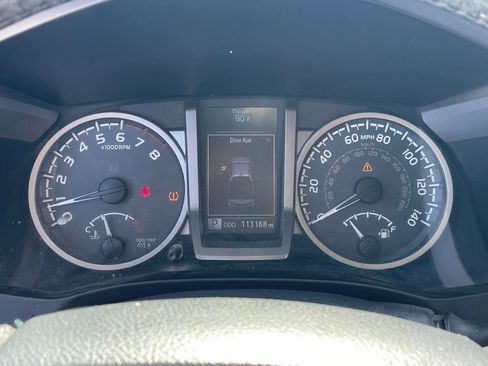Used 2018 Toyota Tacoma SR5 image 10