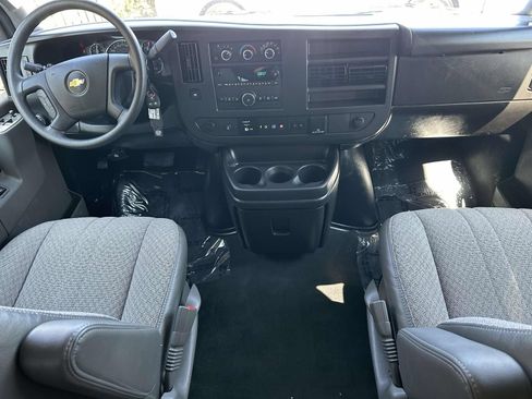 Certified 2025 Chevrolet Express 3500 LT w/ LT Preferred Equipment Group RWD image 10