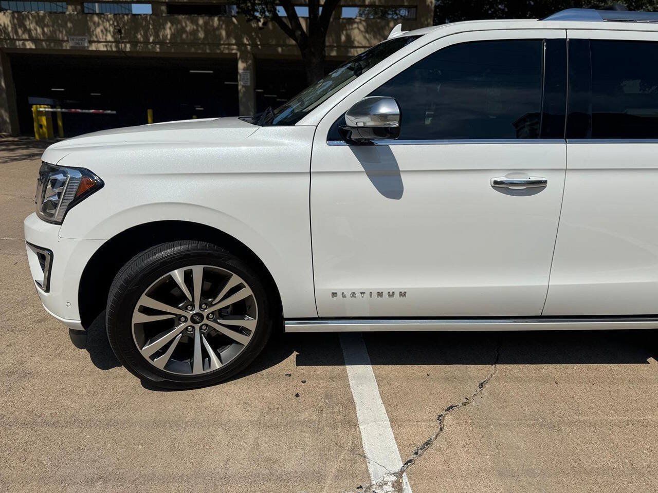 Used 2021 Ford Expedition Platinum RWD image 4
