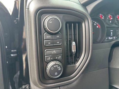 Used 2025 Chevrolet Silverado 1500 Custom Trail Boss w/ LPO, Dark Essentials Package image 15