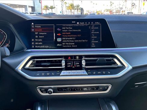 Used 2022 BMW X6 xDrive40i w/ M Sport Package image 6