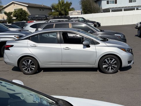 Used 2025 Nissan Versa SV FWD image 2