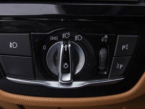 Used 2017 BMW 530i xDrive image 13