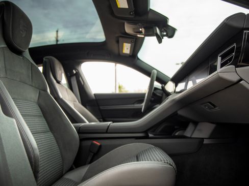 Certified 2025 Porsche Taycan 4S image 40