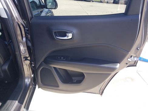 Used 2020 Jeep Compass Latitude image 14