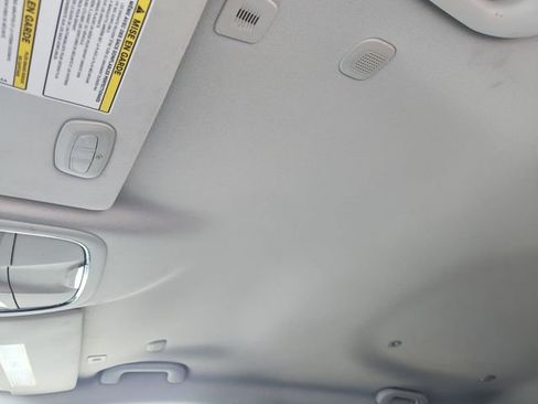 Used 2019 Jeep Cherokee Limited image 24