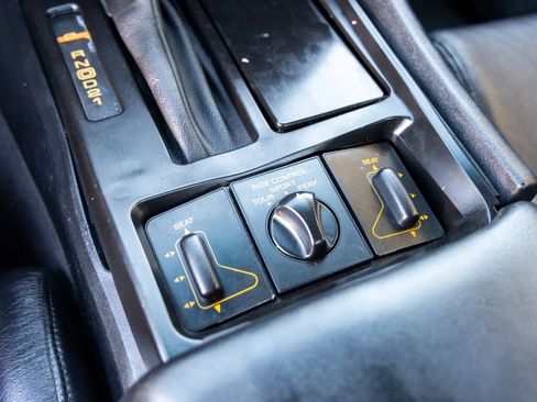 Used 1993 Chevrolet Corvette Coupe image 25