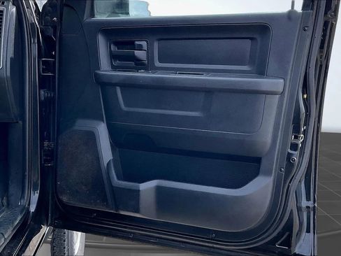 Used 2017 RAM 2500 Tradesman w/ Chrome Appearance Group AWD/4WD image 31
