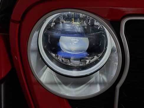 Used 2025 Jeep Wrangler Sahara w/ Safety Group image 9