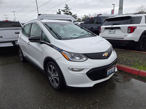 Used 2020 Chevrolet Bolt Premier w/ Infotainment Package image 2