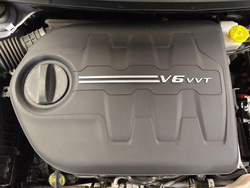 Used 2020 Jeep Cherokee Limited w/ Technology Group image 30