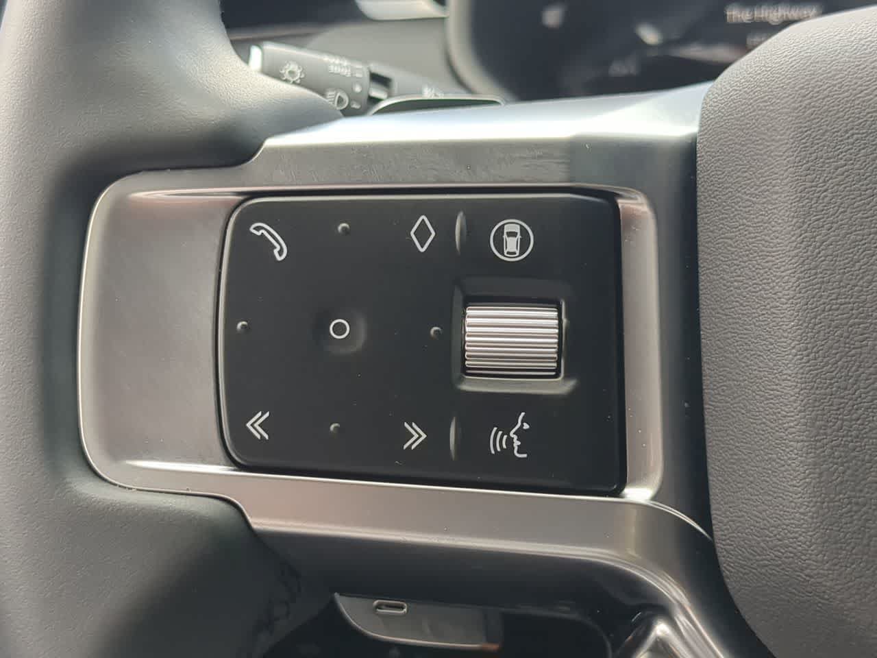 Certified 2025 Land Rover Discovery S AWD/4WD image 26