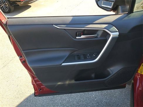 Used 2021 Toyota RAV4 XLE image 14