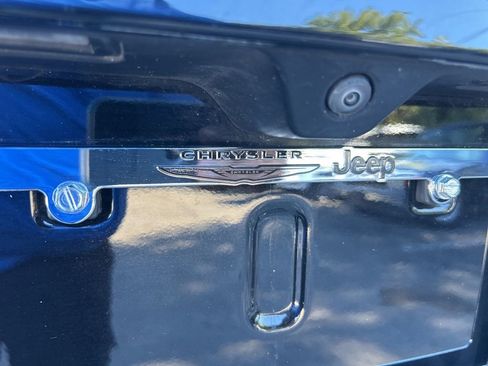 Certified 2022 Jeep Compass Latitude w/ Sun and Sound Group image 21