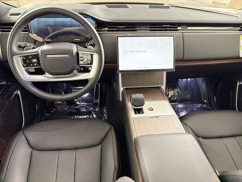 New 2026 Land Rover Range Rover SE image 9