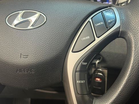 Used 2017 Hyundai Elantra GT FWD image 26