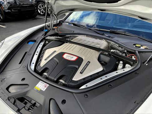 Used 2022 Porsche Panamera Turbo S image 32