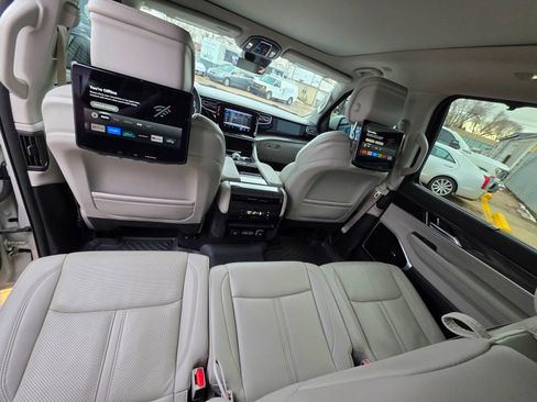 Used 2022 Jeep Wagoneer Series III w/ Premium Group I AWD/4WD image 25