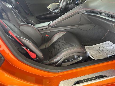 Used 2021 Chevrolet Corvette Stingray Premium Conv w/ Z51 Performance Package RWD image 17
