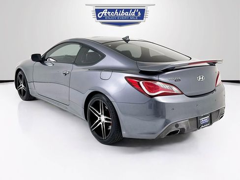 Used 2016 Hyundai Genesis Coupe 3.8 image 4