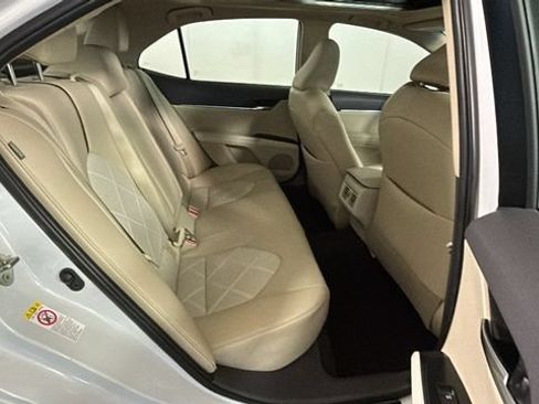 Used 2018 Toyota Camry XLE FWD image 29