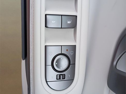 New 2026 Hyundai Ioniq 5 Limited image 17