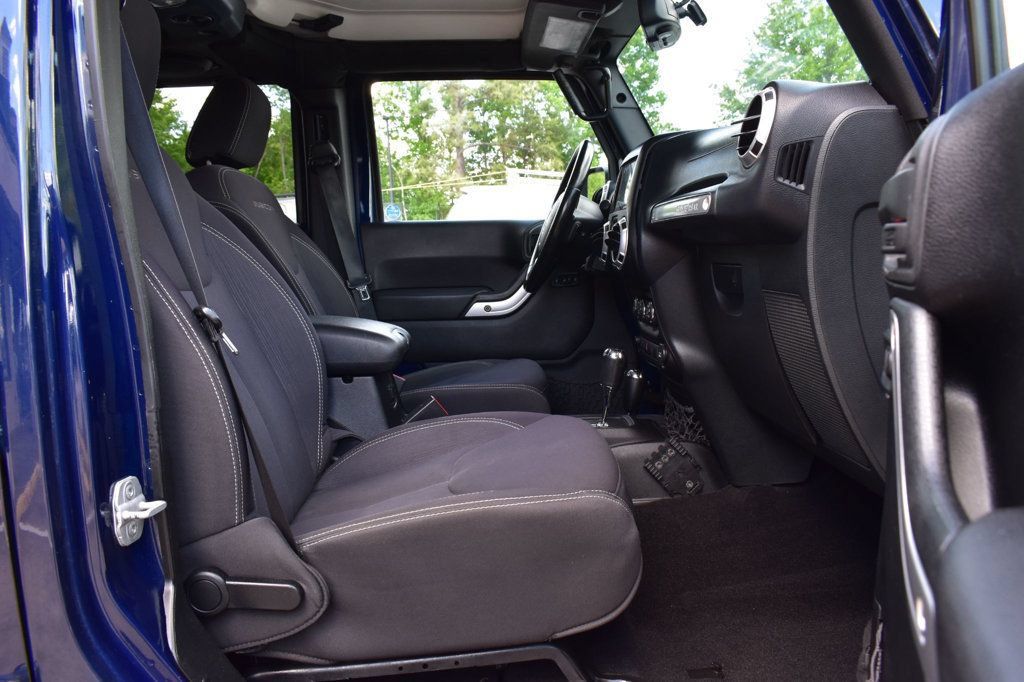 Used 2013 Jeep Wrangler Unlimited Rubicon w/ Connectivity Group AWD/4WD image 32