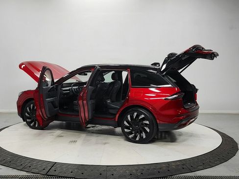 Used 2024 Lincoln Nautilus Reserve w/ Jet Appearance Package (87T) AWD/4WD image 13